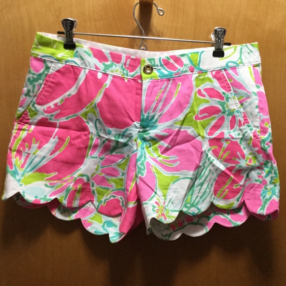 Lilly Pulitzer buttercup shorts - Picture 1 of 4